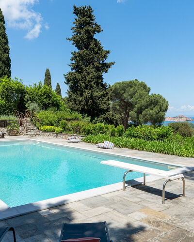 Casa del Duca 10: Blau, Schwimmbad, Resort, Gartenmöbel, Eco Hotel, Garten, Schatten, Landscaping, Ferienort, Tropen