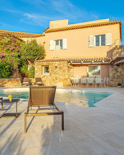Villa Anga 10+1: Schwimmbad, Wohngebiet, Haus, Zuhause, Gartenmöbel, Estate, Resort, Menschliche Siedlung, Villa, Eco Hotel