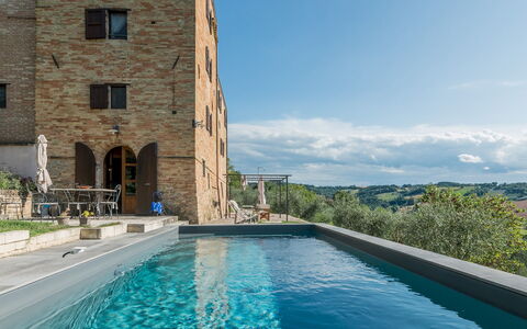 Casatorre 6+2: Schwimmbad, Estate, Gartenmöbel, Villa, Ferienort