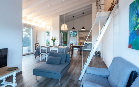 Dimora Campo delle Mura 4+2: Möbel, Interior Design, Holz, Flooring, Stuhl, Couch, Decke, Fussboden, Tabelle, Wohnzimmer