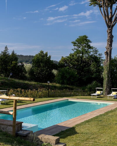 Villa Dada 10: Schwimmbad, Garten, Estate, Bauernhaus, Landscaping, Hazienda, Rasen, Garten, Villa, Hinterhof