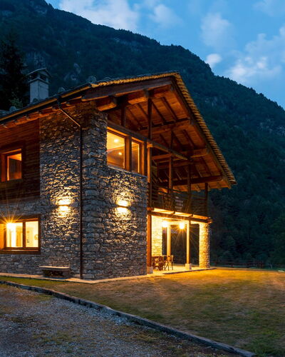 Chalet Walser 4+2: Gebäude, Haus, Zuhause, Die Architektur, Hütte, Dach, Ländliches Gebiet, Gebirge, Senke, Bergstation