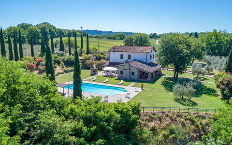 Casale la Splendida 10: Haus, Estate, Bauernhaus, Hütte, Zuhause, Rasen, Garten, Villa, Wiese, Villa