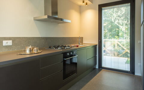 Onda 8: Küche, Countertop, Interior Design, Major Appliance, Herd, Küchengerät, Zuhause, Gasherd, Cabinetry, Haushaltsgerät