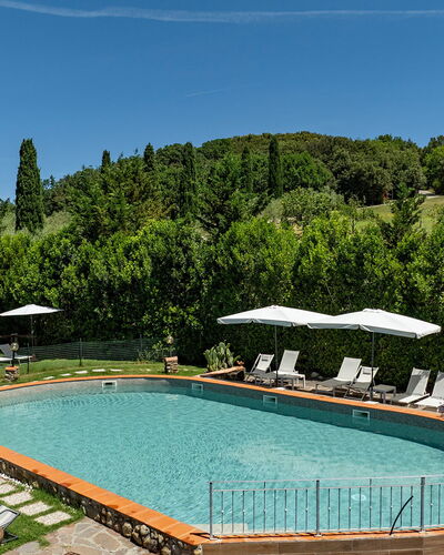 Il Pratone 12: Schwimmbad, Resort, Eco Hotel, Garten, Schatten, Gartenmöbel, Landscaping, Estate, Hazienda, Thermae