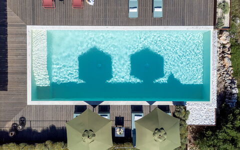 Dimora degli Ulivi 10: Schwimmbad, Blau, Wasser, Resort, Gartenmöbel, Freizeit, Eco Hotel, Verbundwerkstoff, Sonnenliege, Stuhl