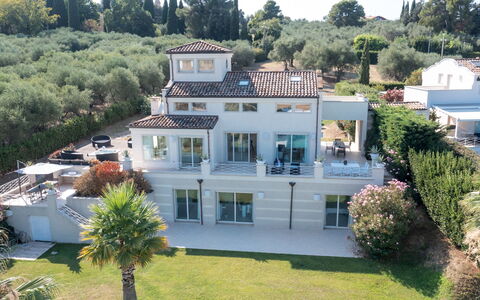 Villa Bianca 10: Gebäude, Wohngebiet, Zuhause, Haus, Fassade, Die Architektur, Estate, Villa, Urban Design, Balkon
