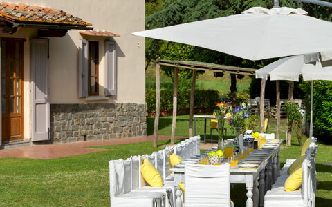 Valleverde 28+2: Möbel, Tabelle, Stuhl, Gartenmöbel, Restaurant, Tischdecke, Schatten, Tisch Im Freien, Regenschirm, Garten