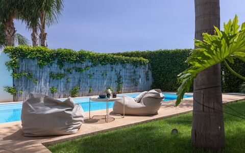 Villa Carrubo 4: Blau, Gartenmöbel, Schatten, Freizeit, Schwimmbad, Eco Hotel, Garten, Resort, Landscaping