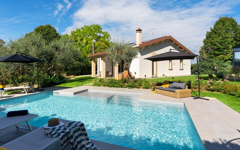La Villanella 6: Schwimmbad, Resort, Wohngebiet, Haus, Garten, Freizeit, Eco Hotel, Water Feature, Zuhause