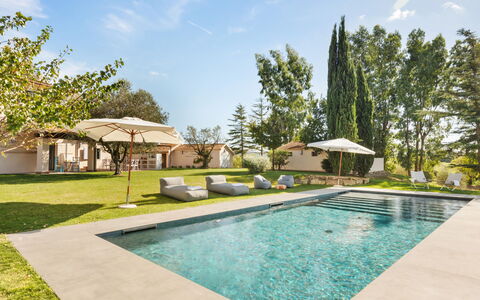 Casale Rondinella 6+2: Baum, Schwimmbad, Garten, Grundstueck, Landscaping, Schatten, Resort, Rasen, Estate, Eco Hotel