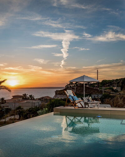 Villa Mulberry 10: Blau, Wasser, Schwimmbad, Küsten Und Ozeanische Forms, Meer, Resort, Küste, Dämmerung, Ozean, Abend