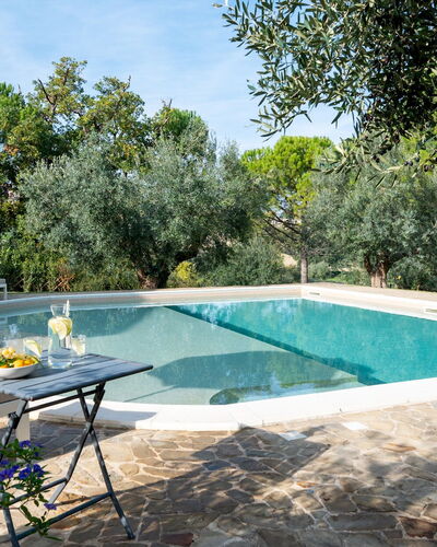 Villa Cherubini 8+1: Wasser, Schwimmbad, Gartenmöbel, Resort, Schatten, Stuhl, Eco Hotel, Garten, Water Feature, Hinterhof