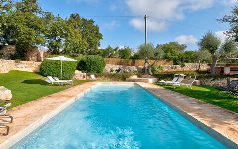Trullo Luna 6+1: Blau, Schwimmbad, Resort, Water Feature, Garten, Landscaping, Gartenmöbel, Hazienda, Flagstone, Hinterhof
