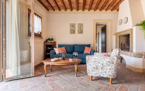 Casale Fienile 8: Möbel, Interior Design, Flooring, Wand, Fussboden, Holz, Couch, Zimmer, Wohnzimmer, Zuhause