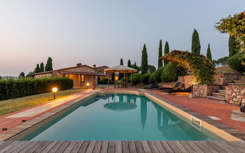 Casale Teatro 10: Schwimmbad, Estate, Hazienda, Eco Hotel, Villa, Landscaping, Resort, Bauernhaus, Hof, Hecke