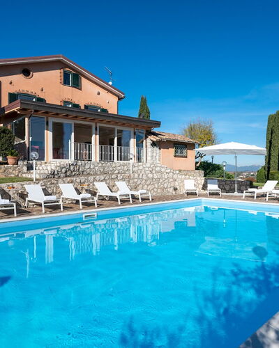 Tenuta Cavi 10: Schwimmbad, Zuhause, Resort, Estate, Villa, Gartenmöbel, Hotel, Eco Hotel, Ferienort, Sonnenliege
