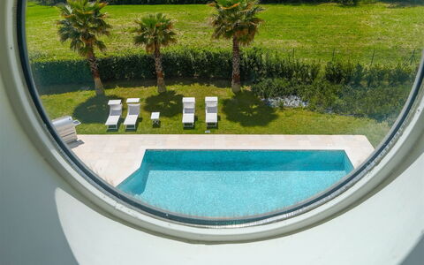 Villa Mandara 8+2: Schwimmbad, Resort, Hotel, Water Feature