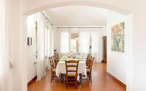 La Scuderia 8: Möbel, Interior Design, Flooring, Holz, Decke, Fussboden, Esszimmer, Tabelle, Küche & Esszimmer Tisch, Stuhl