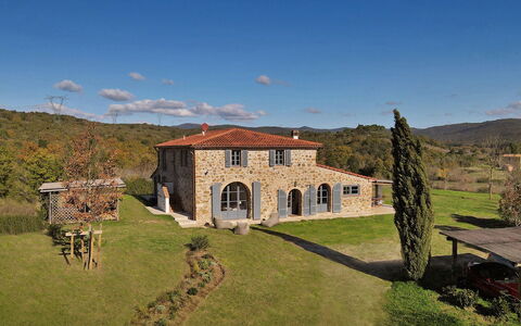 Casa la Pratellaccia 6+2: Gras, Haus, Bauernhaus, Ländliches Gebiet, Hütte, Zuhause, Estate, Garten, Rasen, Villa