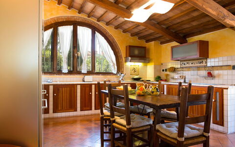 La Magia 8+2: Möbel, Interior Design, Holz, Flooring, Decke, Tabelle, Küche, Beleuchtung, Zuhause, Zimmer
