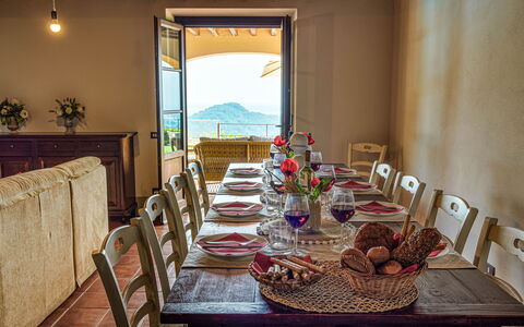 Villa Jasmine 8: Möbel, Tabelle, Küche & Esszimmer Tisch, Esszimmer, Stuhl, Geschirr, Barware, Drinkware, Servierware, Restaurant