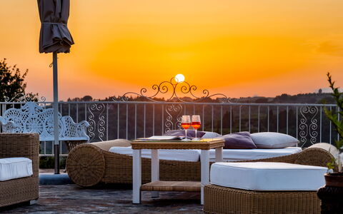 Villa Iole 14: Möbel, Gartenmöbel, Stuhl, Dämmerung, Abend, Sonnenuntergang, Resort, Tisch Im Freien, Sonnenaufgang, Balkon