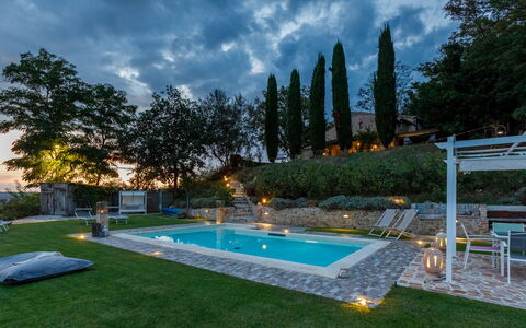 Casalina 8: Schwimmbad, Resort, Garten, Gartenmöbel, Hinterhof, Eco Hotel, Landscaping, Estate, Water Feature, Hof