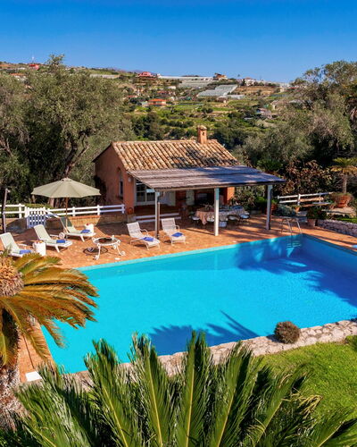 Villa la Cicaliera 10: Blau, Schwimmbad, Resort, Eco Hotel, Gartenmöbel, Freizeit, Hazienda, Sonnenliege, Hotel