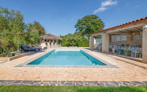 Trulli Italia 6+2: Schwimmbad, Resort, Möbel, Verbundwerkstoff, Gartenmöbel, Estate, Schatten, Eco Hotel, Stuhl, Flagstone