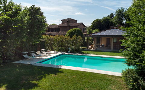 Villa Valchero 12: Schwimmbad, Wohngebiet, Resort, Hinterhof, Estate, Freizeit, Schatten, Garten, Eco Hotel, Bauernhaus