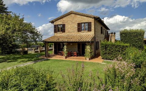 Podere Gellino 14: Haus, Strauch, Hütte, Zuhause, Ländliches Gebiet, Bauernhaus, Garten, Estate, Rasen