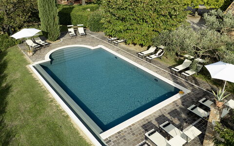 Podere Gellino 14: Schwimmbad, Wasser, Gartenmöbel, Resort, Thermae, Verbundwerkstoff, Sonnenliege, Water Feature, Eco Hotel, Schatten