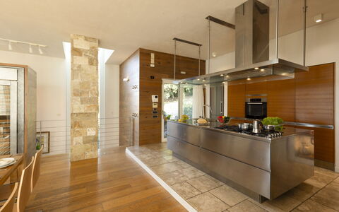 Brightline Villa 8: Interior Design, Flooring, Möbel, Küche, Fussboden, Countertop, Holz, Decke, Light Fixture, Zuhause