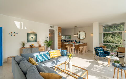 Casa Chiara 6+2: Möbel, Interior Design, Flooring, Couch, Holz, Fussboden, Stuhl, Tabelle, Wohnzimmer, Zimmer