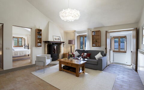 Casale la Cascina 8: Möbel, Interior Design, Couch, Flooring, Wand, Fussboden, Decke, Wohnzimmer, Holz, Zimmer