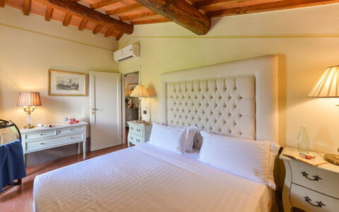 Villa Ginevra 12: Resort, Hotel, Villa, Schwimmbad, Ferienort, Lampe, Boutique Hotel, Zimmerpflanze