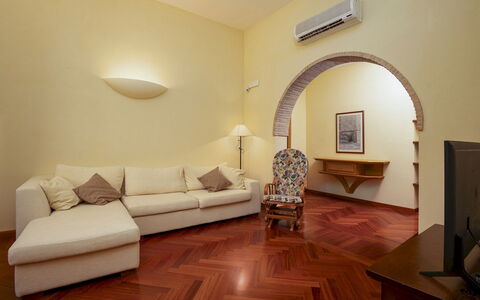 Villa Cusano 18: Interior Design, Flooring, Wand, Fussboden, Möbel, Holz, Decke, Beleuchtung, Couch, Wohnzimmer