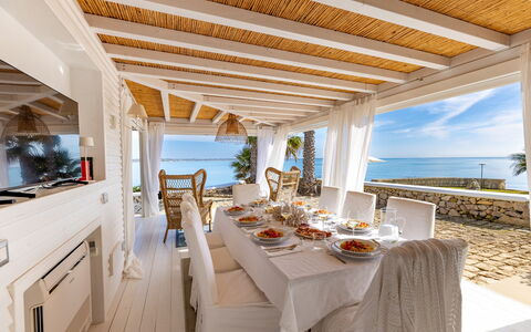 Baia L'Aura 8: Möbel, Tabelle, Stuhl, Resort, Interior Design, Küche & Esszimmer Tisch, Meer, Eco Hotel, Schatten, Gartenmöbel