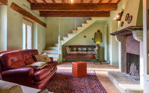 Dimora dei Sogni 7+1: Möbel, Interior Design, Wand, Flooring, Holz, Fussboden, Decke, Couch, Wohnzimmer, Zimmer