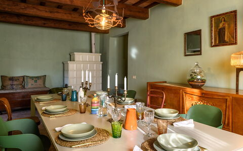 Dimora dei Sogni 7+1: Möbel, Interior Design, Wand, Holz, Decke, Esszimmer, Tabelle, Light Fixture, Flooring, Küche & Esszimmer Tisch