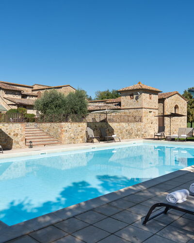 Villa le Beringhe 30: Schwimmbad, Resort, Estate, Gartenmöbel, Villa, Hotel, Hazienda, Eco Hotel
