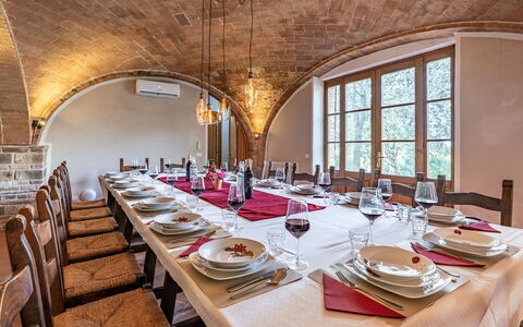 La Burraia 18: Möbel, Interior Design, Tabelle, Stuhl, Decke, Küche & Esszimmer Tisch, Esszimmer, Flooring, Zimmer, Restaurant