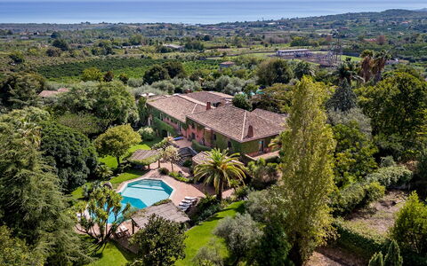 Linera 10: Strauch, Garten, Estate, Landscaping, Villa, Hazienda, Resort, Plantage, Villa, Rasen