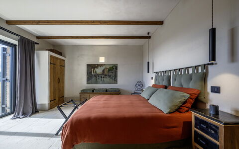 I Tramonti 10+2: Möbel, Interior Design, Bett, Wand, Flooring, Schlafzimmer, Fussboden, Holz, Decke, Zimmer
