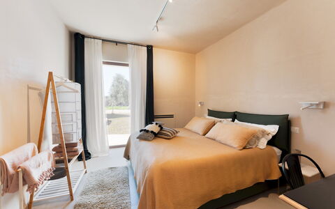 Trulli Fiori di Mandorlo 6: Möbel, Interior Design, Bett, Wand, Schlafzimmer, Holz, Flooring, Fussboden, Decke, Zimmer