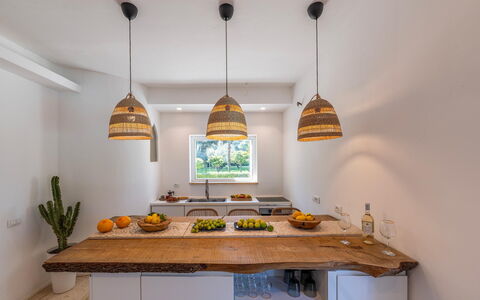 Villa Corte Sant'Anna 6+2: Holz, Interior Design, Decke, Flooring, Countertop, Möbel, Beleuchtung, Light Fixture, Küche, Fussboden