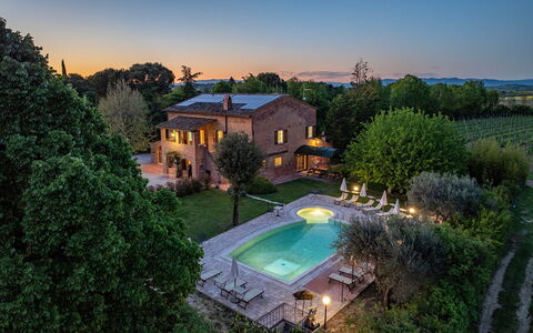 Sangiovese 14: Haus, Zuhause, Estate, Garten, Hütte, Schwimmbad, Bauernhaus, Villa, Villa, Rasen