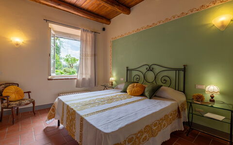 Sangiovese 14: Interior Design, Möbel, Decke, Zimmer, Flooring, Fussboden, Schlafzimmer, Beleuchtung, Linens, Bett