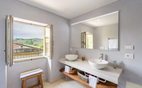 Tenuta Schiavon Barrero 12: Interior Design, Wand, Flooring, Armatur, Fussboden, Decke, Beleuchtung, Zuhause, Zapfhahn, Badezimmer